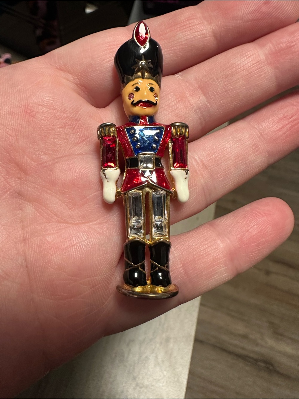 Vintage nutcracker pin - Picture 2 of 4